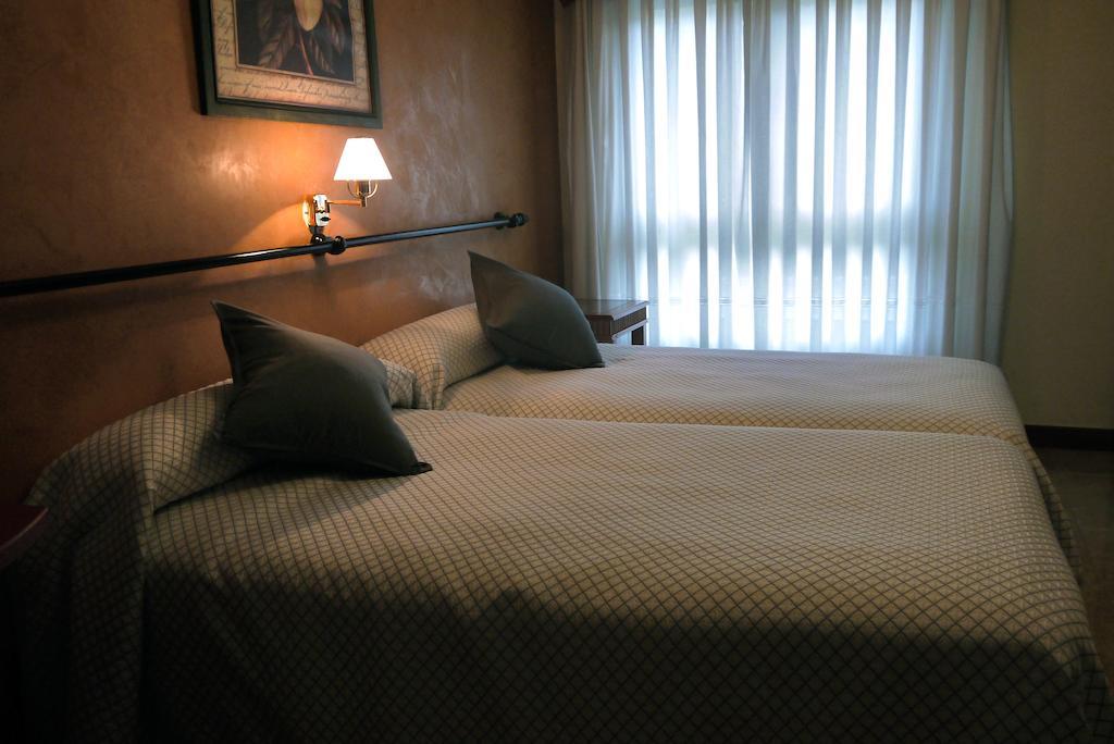 Hotel Lena Pola de Lena Habitación foto